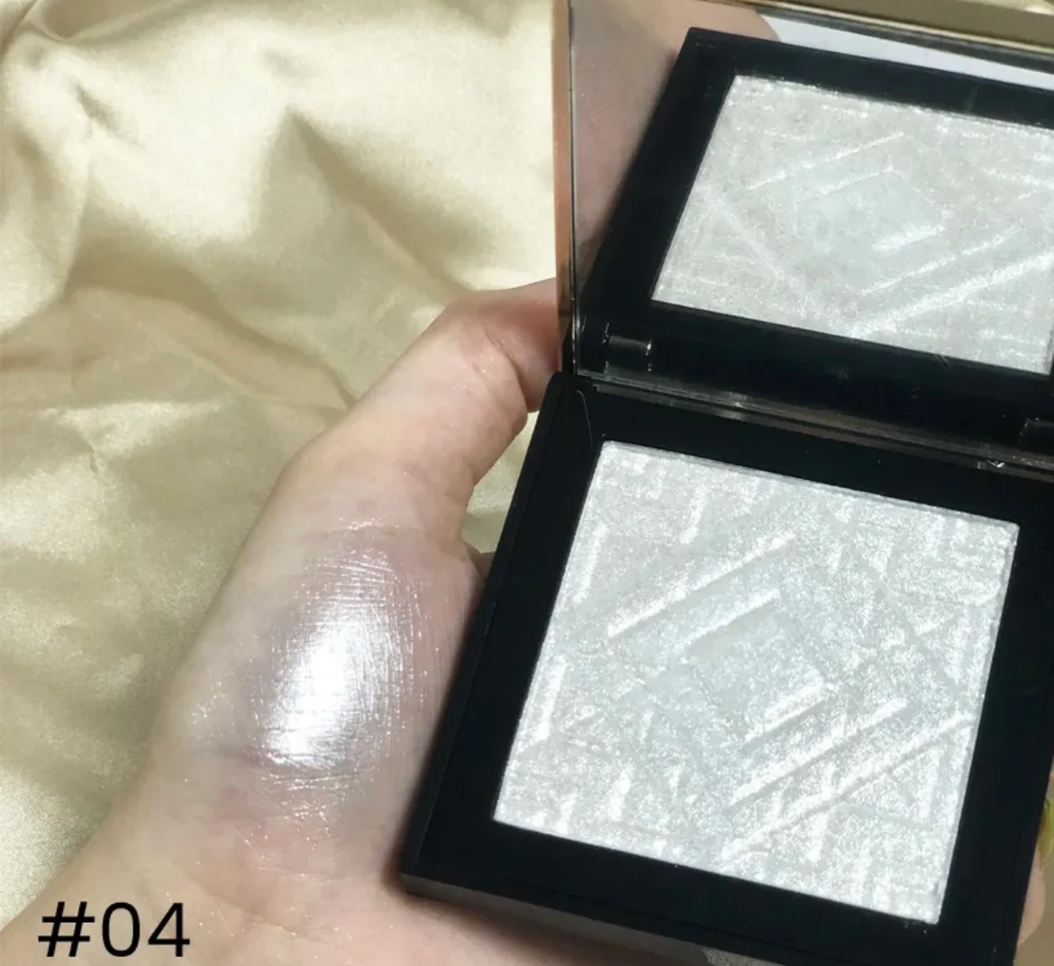 Powder Highlighter - Image 5